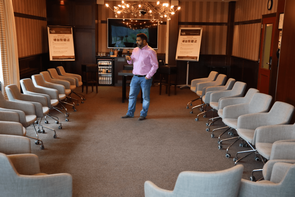 Remco lege zaal door afleiding en verstoring